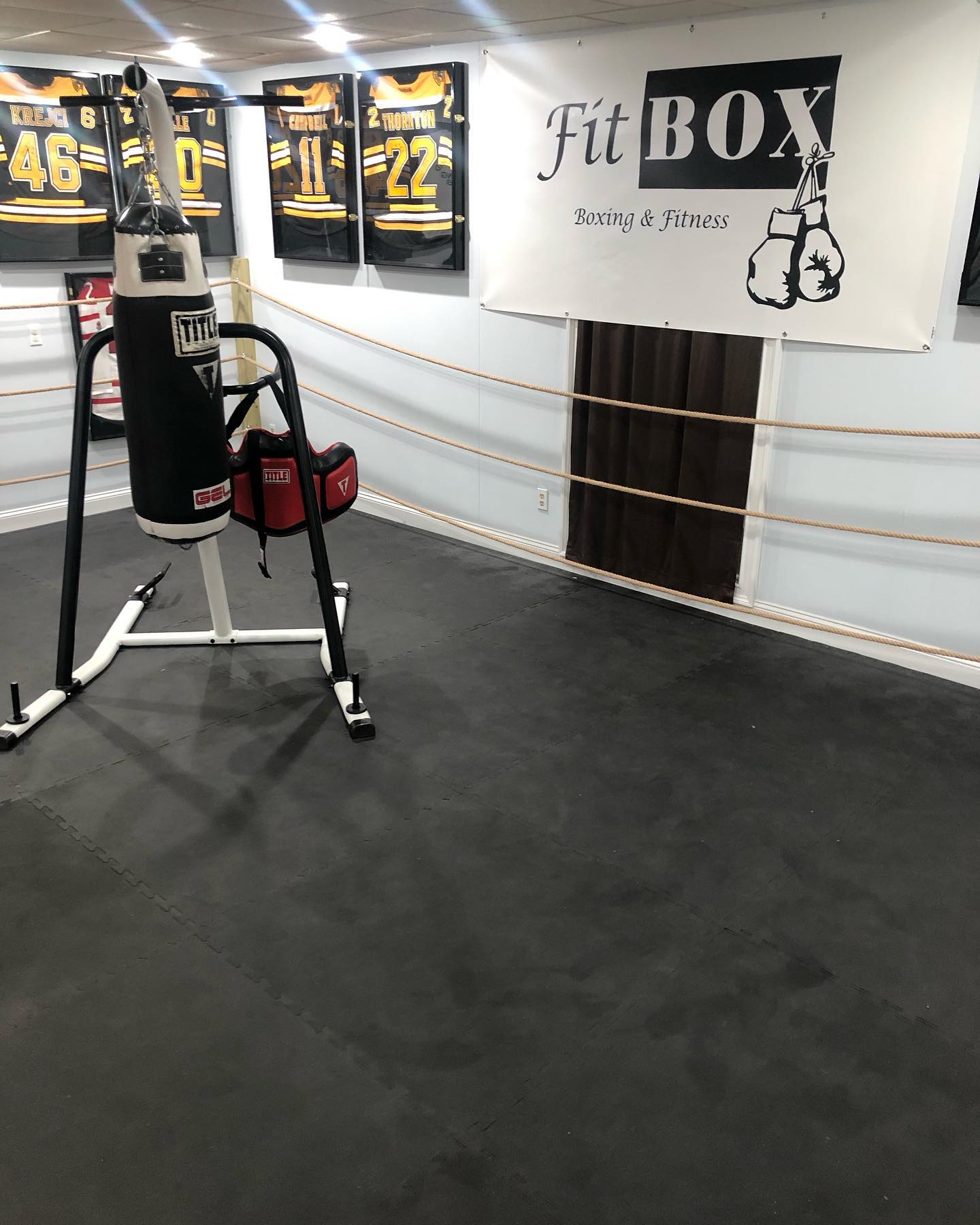 Looking to get back in shape but want to stay away from the crowded gyms . Contact us to learn more about our one-on-one Boxing workouts available in our private boxing studio located in Dedham,Ma. Call/text at (781)727-9503 or email FitBOX@outlook.com.
.